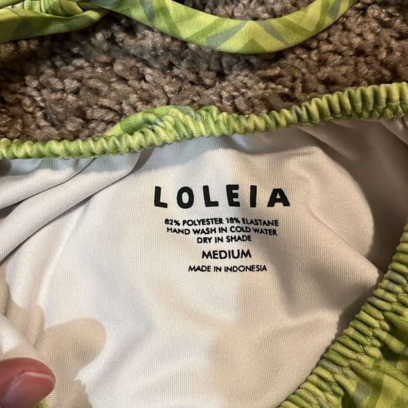 Skimpy bikini lime green top size L but fits like a M and bottom size M - Picture 4 of 6